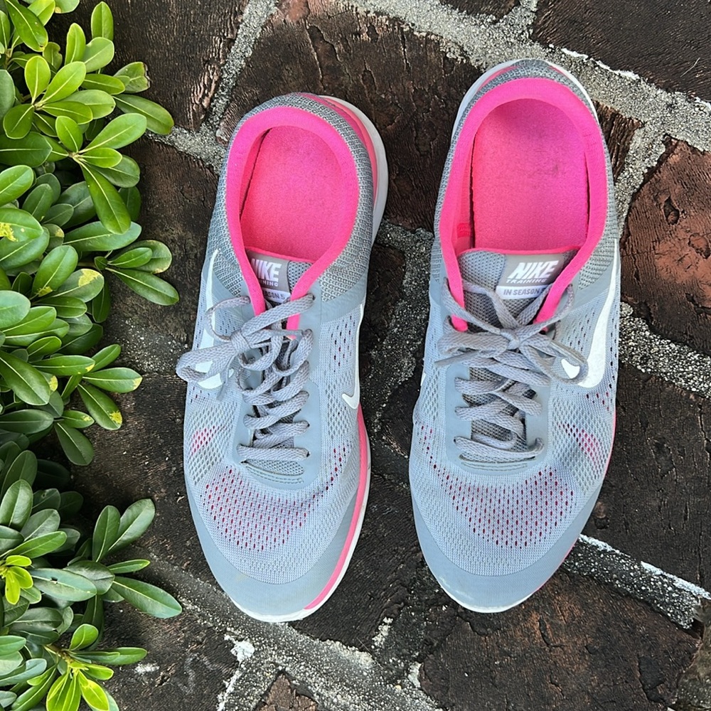 Nike training "in season 5" gray & pink sneakers Size 9 - Picture 3 of 9